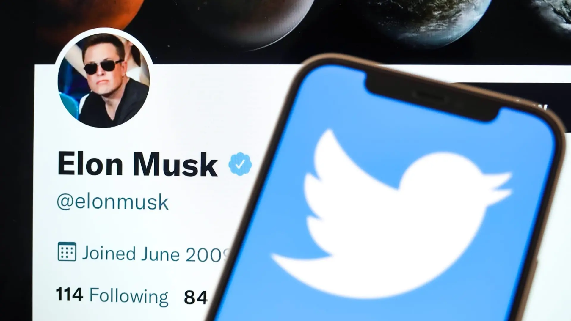 Ο Ίλον Μασκ εγκαταλείπει την εξαγορά του Twitter