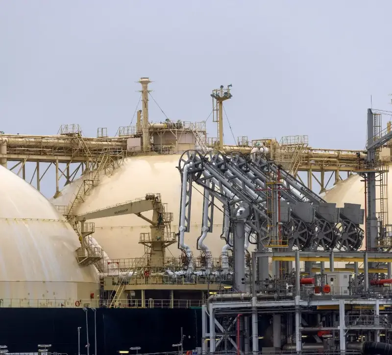 Το Κατάρ απειλεί να βάλει φωτιά στην τιμή του LNG – Σε εξέλιξη η μεγαλύτερη διακοπή εξαγωγών του καυσίμου από το 2008