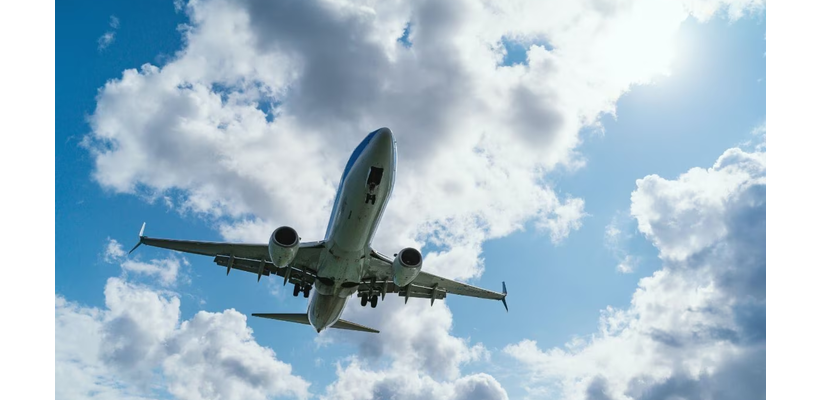 Ευρώπη-Ασία: Αεροπορικές εταιρείες αυξάνουν τις τιμές και τις χρεώσεις στα καύσιμα λόγω Ιράν