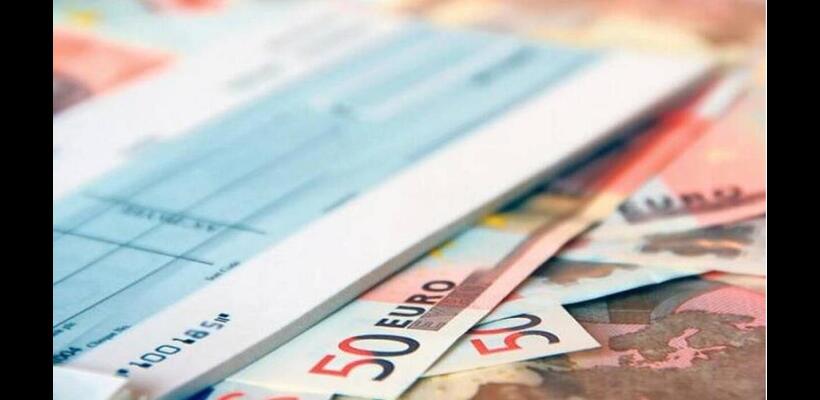 Ψαλίδι σχεδόν 50% στις ακάλυπτες επιταγές τον Ιούλιο