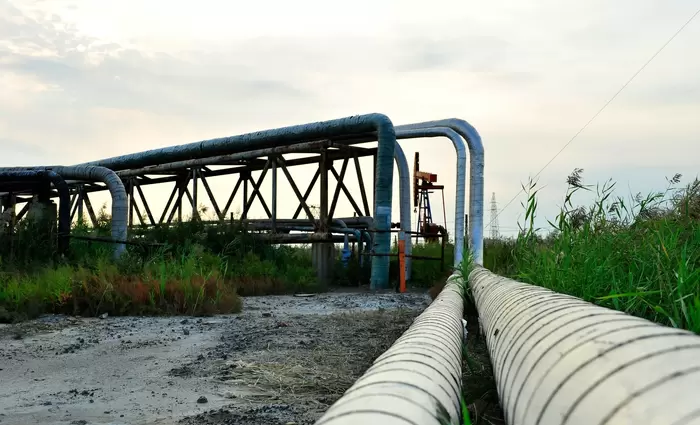 TotalEnergies: Αντικαθιστά το ρωσικό φυσικό αέριο με προμήθεια LNG