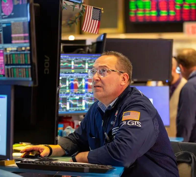 Wall Street: Επιχείρηση ανάκαμψης με το βλέμμα σε Μέση Ανατολή και Fed