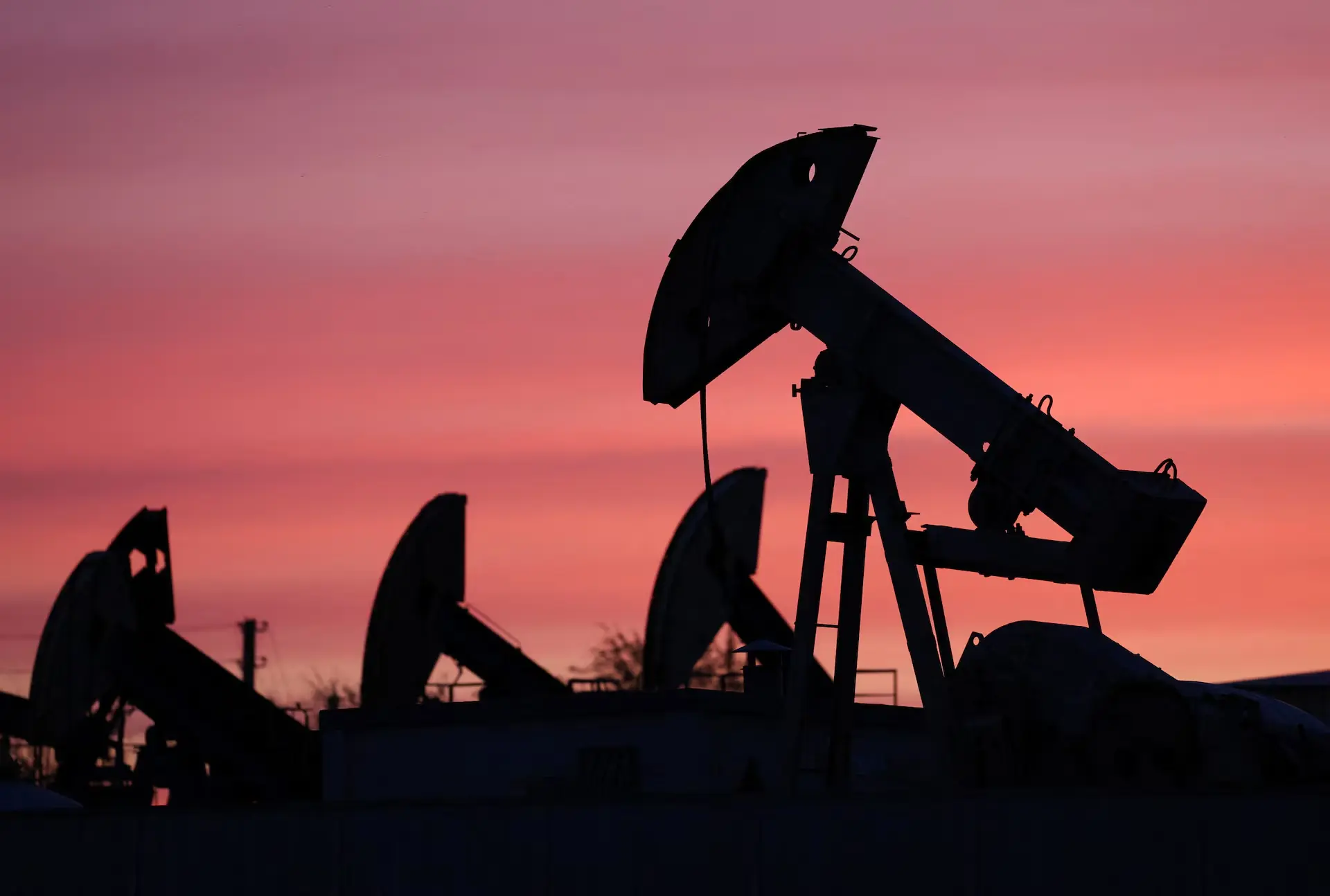 Πετρέλαιο: Ιστορικές απώλειες για το Brent, -21% τον Ιούνιο και -38% στο β’ τρίμηνο – Στα $72,92 το βαρέλι