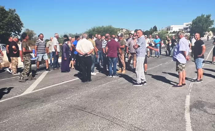 Αποζημιώσεις για όλες τις ποικιλίες σταφυλιών – Στους δρόμους οι αμπελουργοί της Πάφου