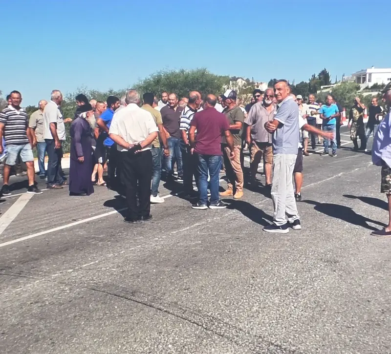 Αποζημιώσεις για όλες τις ποικιλίες σταφυλιών – Στους δρόμους οι αμπελουργοί της Πάφου