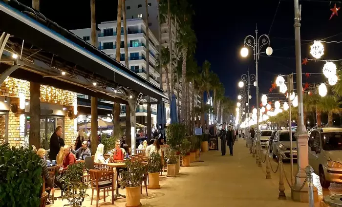 Σήμα κινδύνου από την εστίαση για τη φετινή τουριστική σεζόν