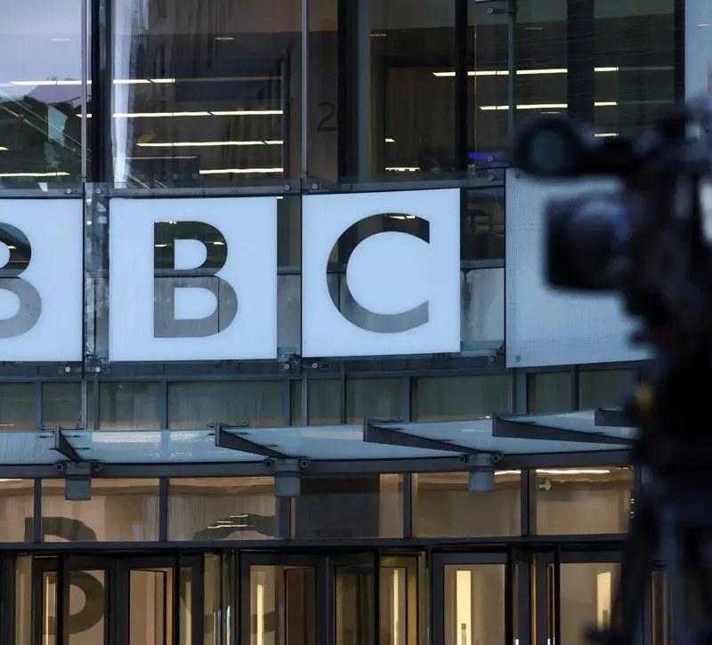 Βρετανία: Το BBC προειδοποιεί ότι το τρέχον μοντέλο χρηματοδότησής του δεν είναι βιώσιμο