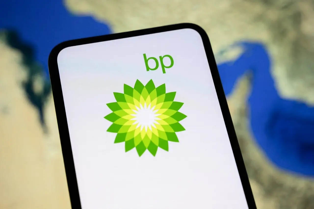 BP: Νέα λογιστική ζημία $1 δισ. - Εγκαταλείπει τη στρατηγική πράσινης μετάβασης κι επιστρέφει σε πετρέλαιο και φυσικό αέριο