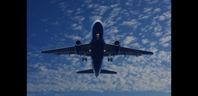Υπό πίεση οι αεροπορικές εταιρείες της Ευρώπης από τα ακριβά καύσιμα - Κίνδυνοι λόγω περιορισμένων αντισταθμίσεων