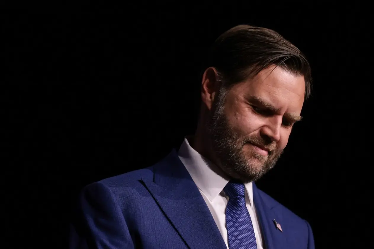 Τζέι Ντι Βανς: Πρωταρχικός στόχος στον πόλεμο οι χαμηλές τιμές των καυσίμων, μετά τα πυρηνικά του Ιράν