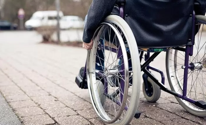 Αυξήσεις στα επιδόματα αναπηρίας και διεύρυνση των δικαιούχων
