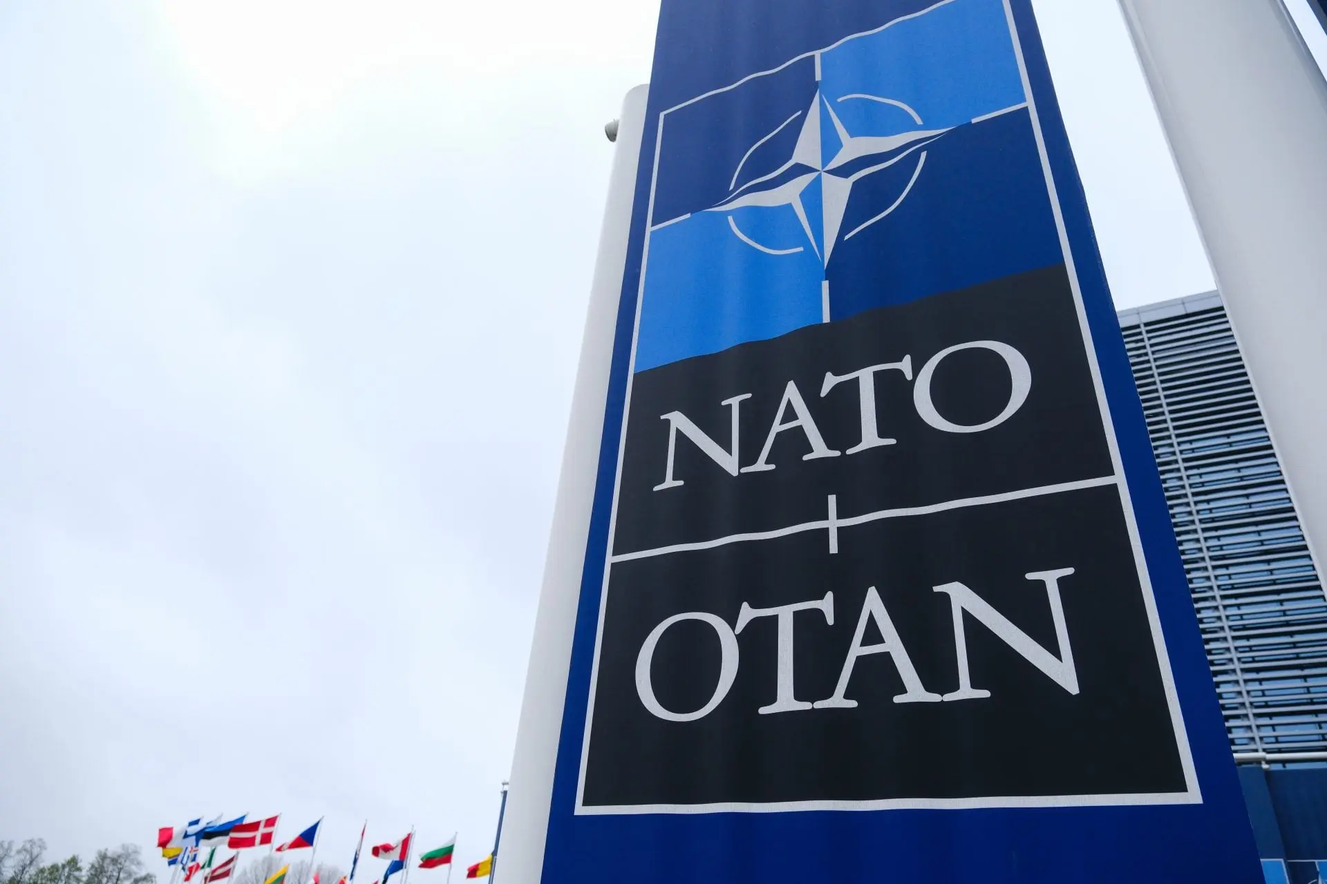 WSJ: Αυτό είναι το «Plan B» της Ευρώπης για το ΝΑΤΟ σε περίπτωση που ο Τραμπ αποσύρει τις ΗΠΑ