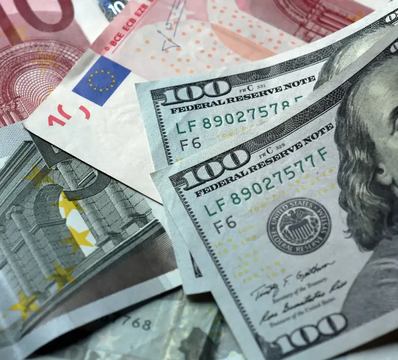 Ευρώ: Μια ανάσα για να ανατρέψει το σερί των πέντε εβδομάδων με απώλειες
