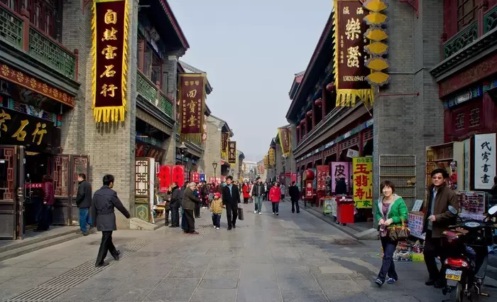 Πάνω από τις προβλέψεις η ανάπτυξη στην Κίνα: Στο 5% το πρώτο τρίμηνο