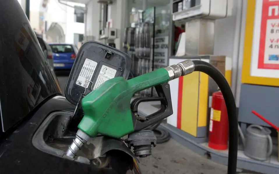 Καύσιμα: Γιατί οι τιμές του ντίζελ ανεβαίνουν πιο γρήγορα από της βενζίνης