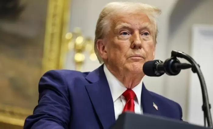 Tραμπ: Έχω «απόλυτο δικαίωμα» να επαναφέρω σε ισχύ τους τελωνειακούς δασμούς