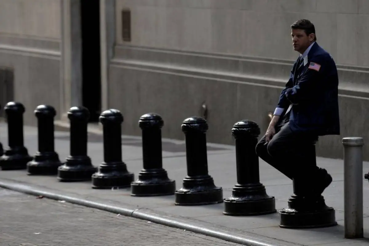 Εφιαλτική συνεδρίαση στη Wall Street - Έσβησε πριν το 90' τις απώλειες