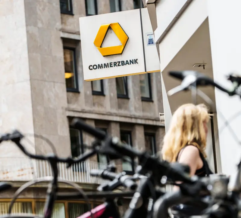 Commerzbank: Η Γερμανία ανοίγει την πόρτα για πώληση του 12,7% στη UniCredit