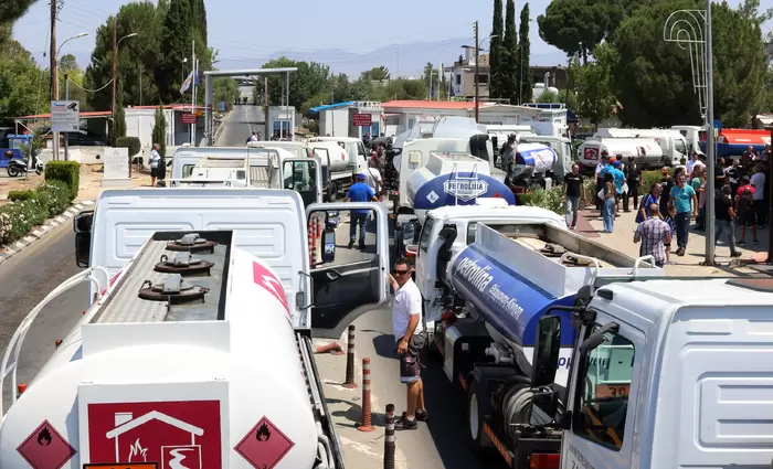 Στο περίμενε για επιστροφή φόρου οι πρατηριούχοι – Βράζουν και για τα βυτιοφόρα