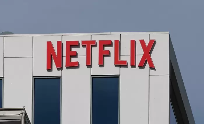 Netflix: «Αραιώνει» τα στοιχεία τηλεθέασης και η Wall Street ανησυχεί – Βουτιά 9% για τη μετοχή