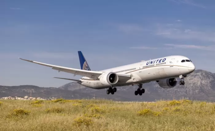 United και American Airlines: Η εκτίναξη του κόστους καυσίμων μπορεί να οδηγήσει σε περικοπές πτήσεων