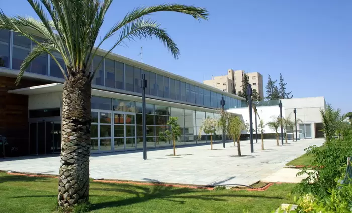 Στηρίζει τη σύνδεση της κρατικής αρωγής με την ΑΤΑ η Ένωση Συντακτών