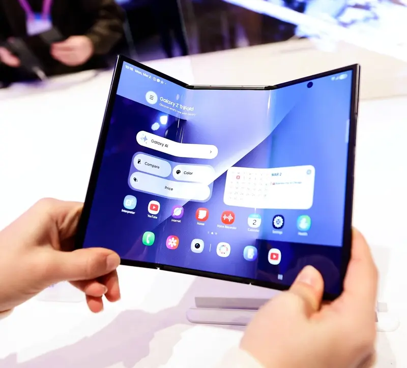 Γιατί η Samsung φρενάρει τις πωλήσεις του Galaxy Z TriFold των $2.899 μόλις τρεις μήνες μετά την κυκλοφορία του