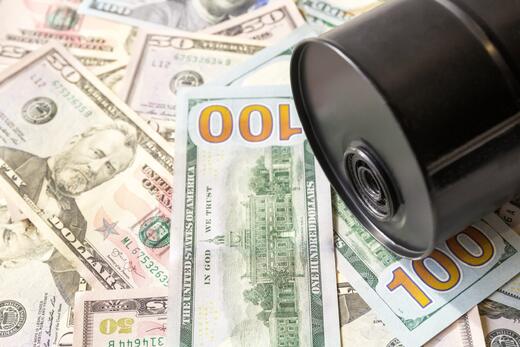 Στη «μέγγενη» του πετρελαίου παραμένει παγιδευμένη η αγορά ομολόγων