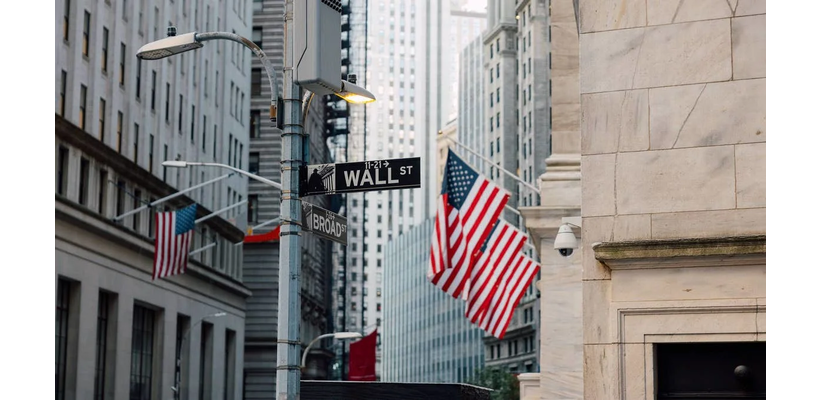 Wall Street: Δυναμικό rebound με φόντο τη συμφωνία ΗΠΑ-Ιράν και το ράλι της Intel