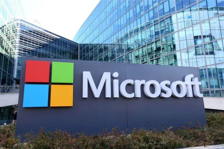 Microsoft: Κλιμακώνεται η σύγκρουση με Amazon – OpenAI για cloud και τεχνητή νοημοσύνη