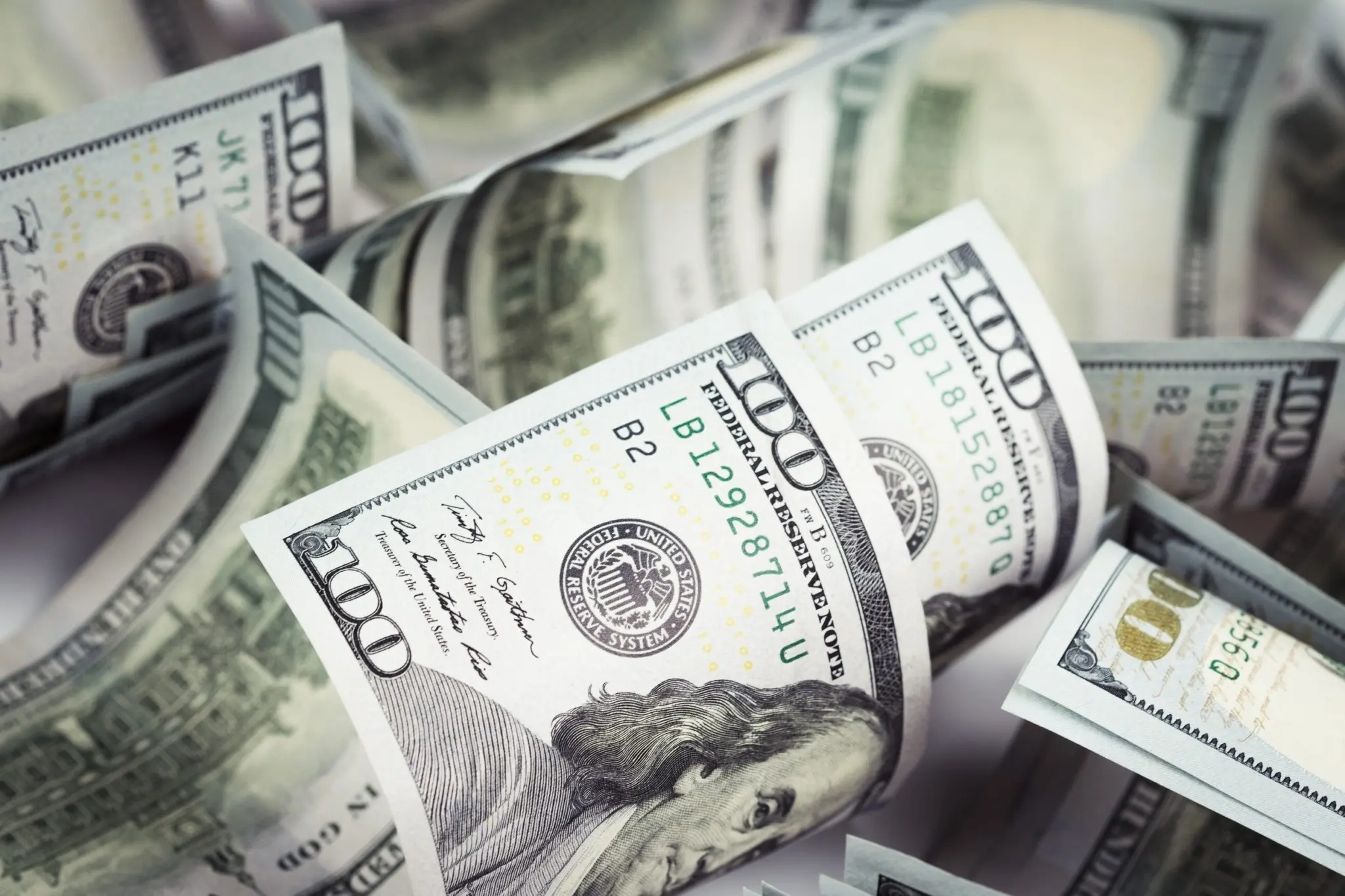 Κερδισμένο το δολάριο από τον πόλεμο στο Ιράν – Τι αναμένουν οι αναλυτές