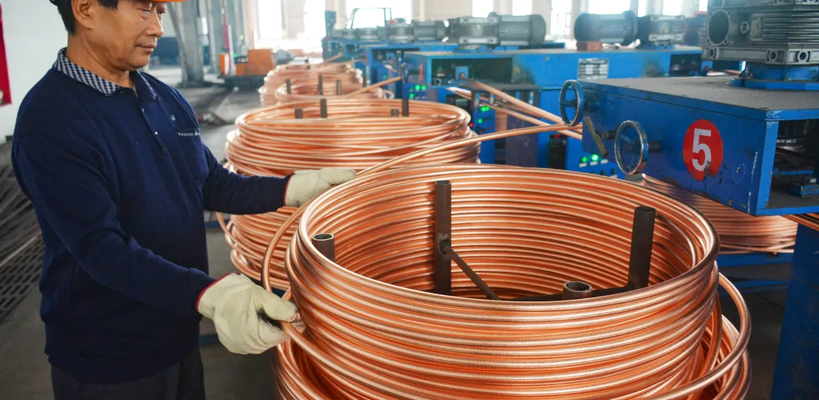 Ο χαλκός χάνει όλα τα κέρδη του 2026 μετά την κλιμάκωση στη Μέση Ανατολή