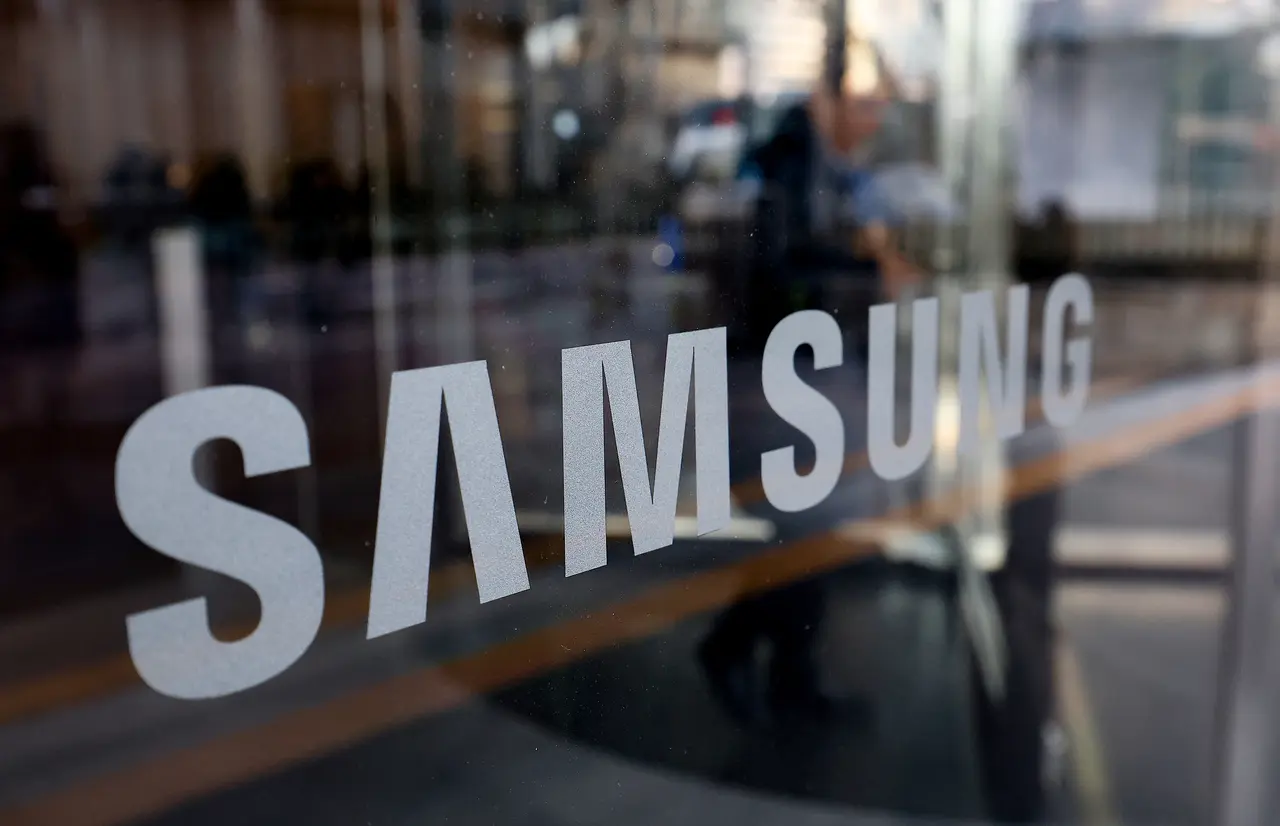 Samsung: Σχέδιο επένδυσης 73,3 δισ. δολαρίων για AI και τσιπ μνήμης