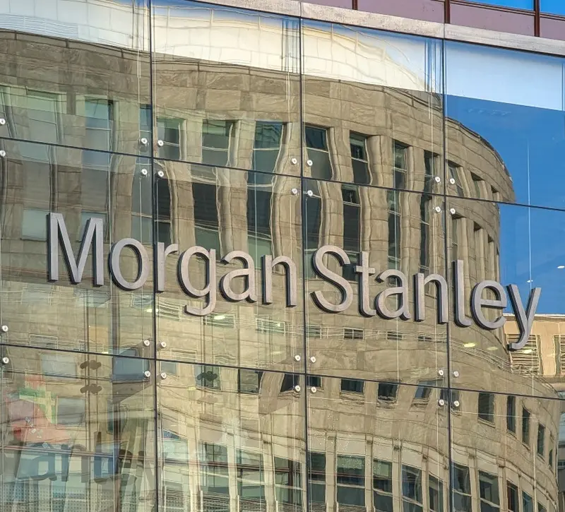 Morgan Stanley: Υποβαθμίζει την ενέργεια στην Ευρώπη και ανεβάζει το ποντάρισμα στις τράπεζες