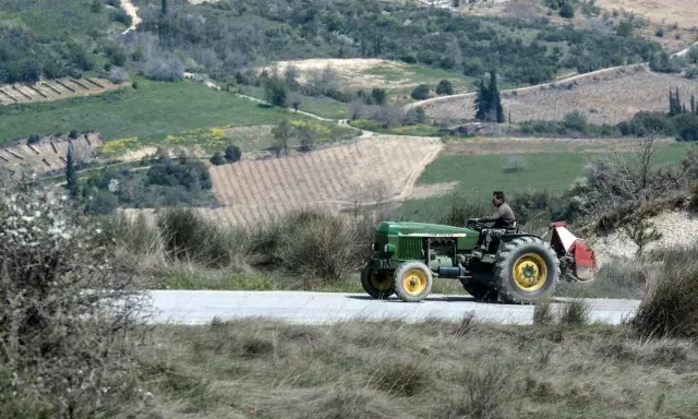Αντιδράσεις αγροτικών οργανώσεων για την ενίσχυση €4,6 εκατ. λόγω ξηρασίας