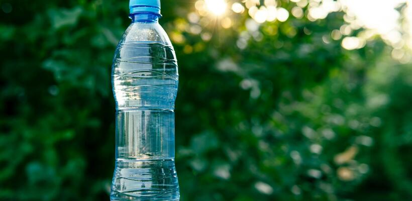 Εμφιαλωμένο νερό: Ποια χώρα ανεβάζει τις τιμές κατά 11% λόγω Ιράν