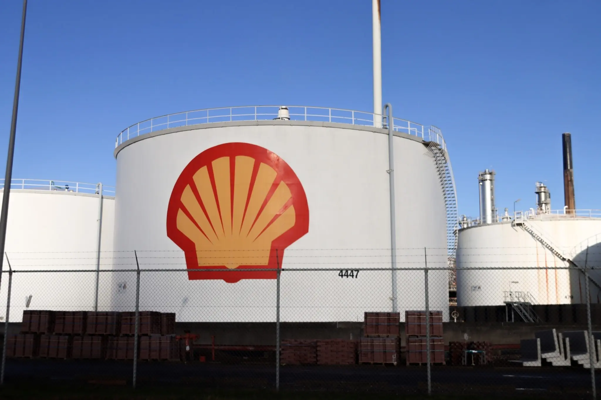 Ζημιές στο εργοστάσιο Pearl GTL της Shell μετά την επίθεση του Ιράν στη Ras Laffan
