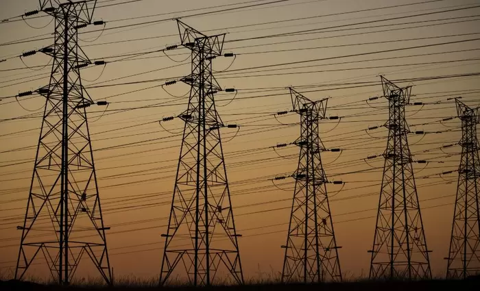 Ανοιχτό (και) το ενδεχόμενο περικοπών ρεύματος – Το τσουχτερό κρύο πιέζει το σύστημα