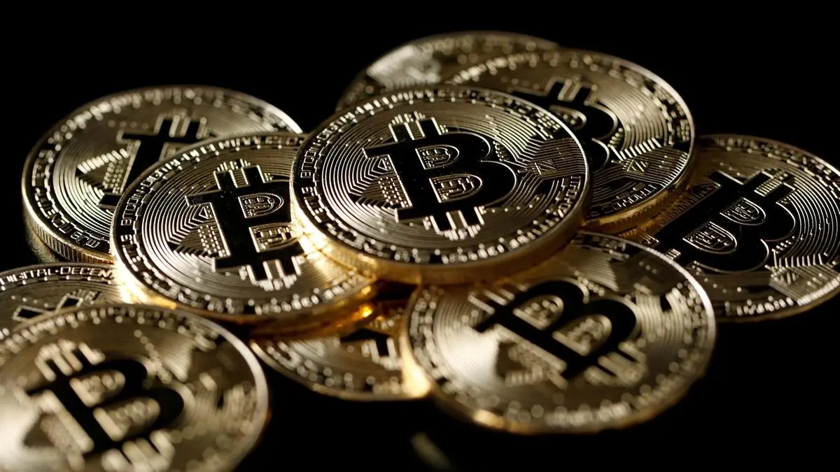 Κατρακυλάει η αξία του bitcoin