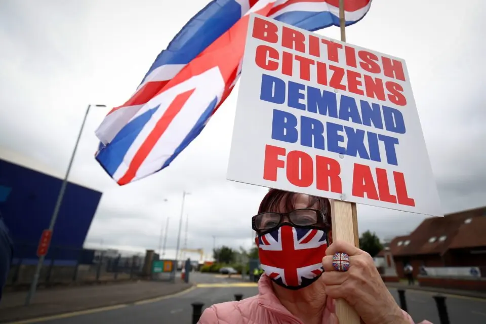 Brexit: Η ΕΕ απαιτεί από το Λονδίνο να σεβαστεί τα όσα έχουν συμφωνηθεί