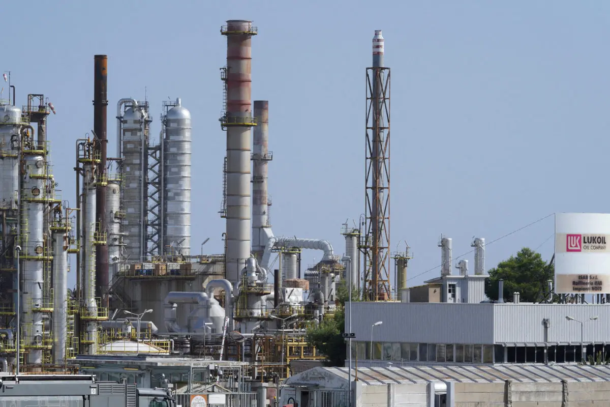 Η Ρωσία θα πουλά πετρέλαιο μόνο σε τιμή αγοράς