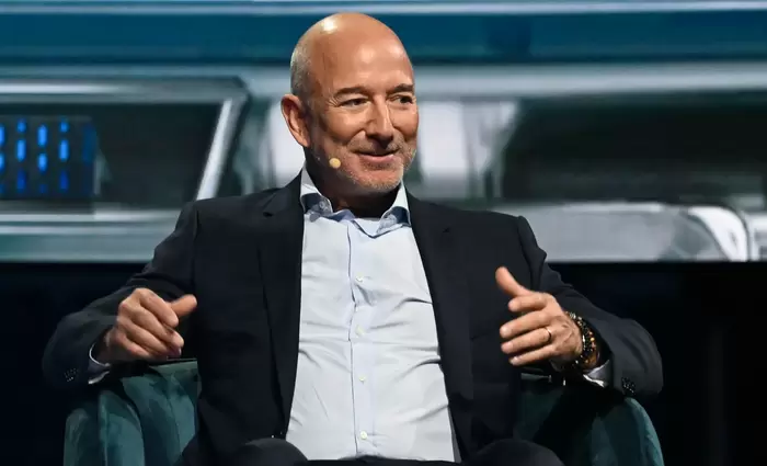 Τζεφ Μπέζος: Δημιουργεί mega fund $100 δισ. για επενδύσεις AI στη μεταποίηση