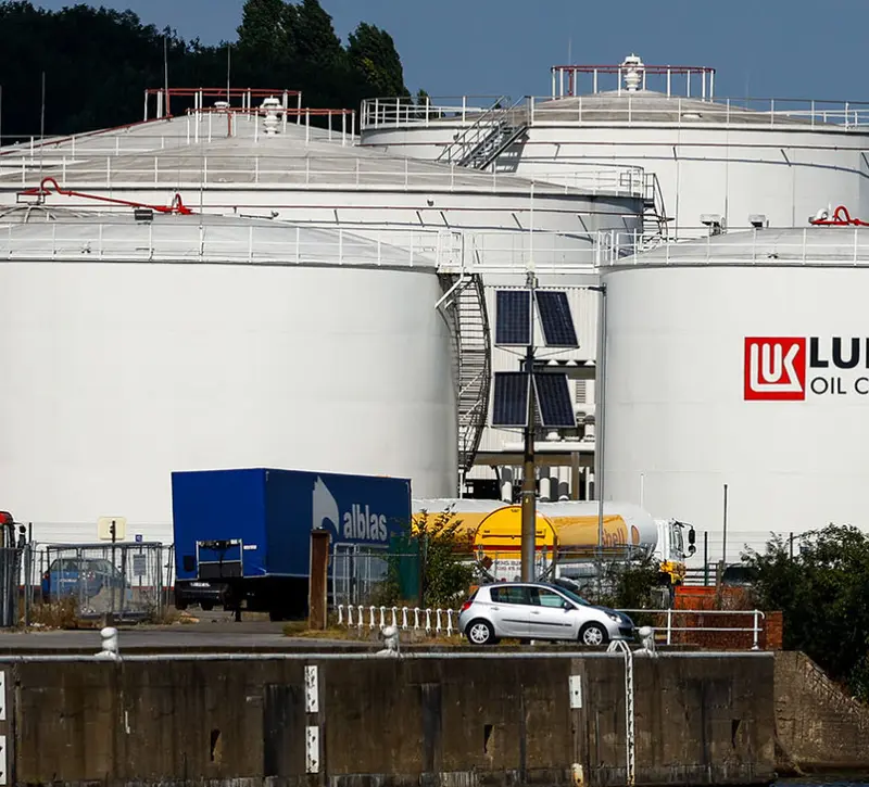 Lukoil: Ζημιές απομείωσης 19,8 δισ. δολαρίων από ξένα assets