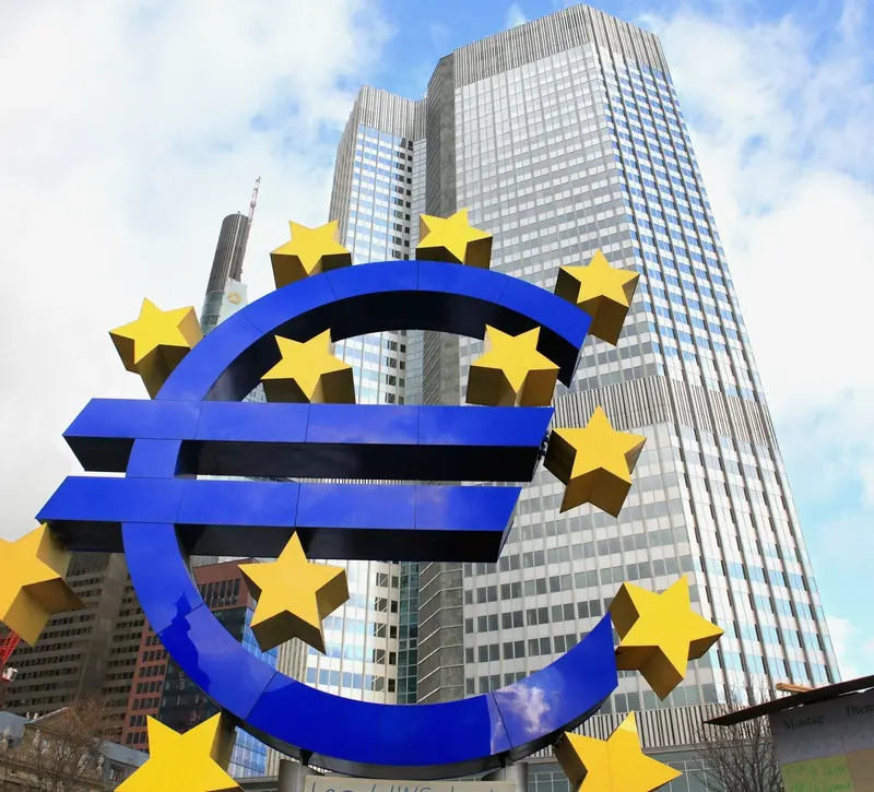 Συναγερμός για τον πληθωρισμό στην Ευρώπη και μάχη κορυφής για το κόστος του χρήματος