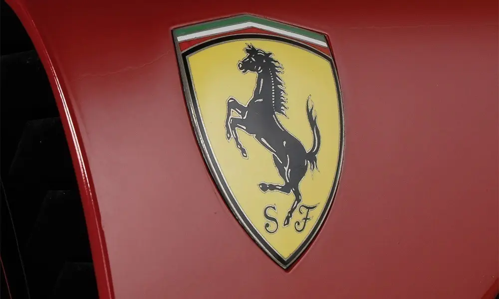 Ferrari: Αύξηση στα κέρδη, αλλά με «σκασμένο λάστιχο» στην Κίνα