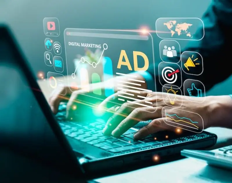 Η αγορά διαφήμισης σπάει για πρώτη φορά το φράγμα του $1 τρισ.