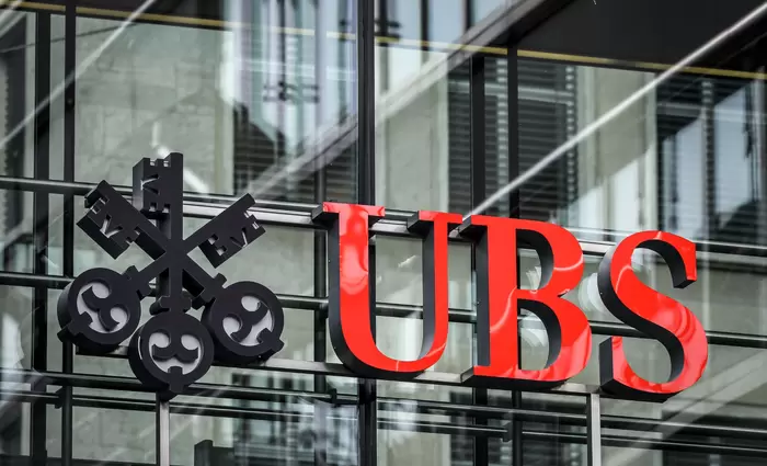 UBS: Στηρίζει απρόθυμα την συμβιβαστική πρόταση των Ελβετών για τις κεφαλαιακές απαιτήσεις