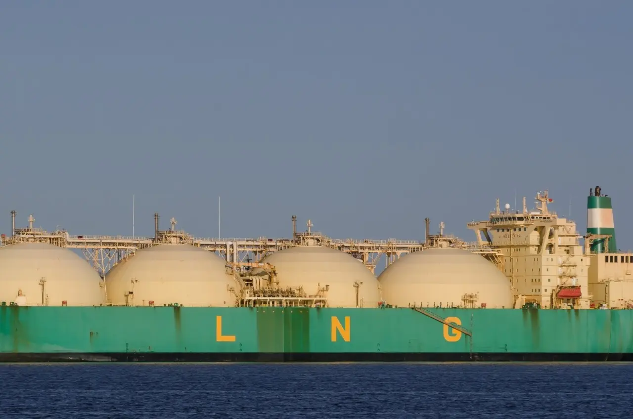 ΕΕ και ρωσικό LNG: Ανάμεσα σε στρατηγική απεξάρτησης και ενεργειακή ανάγκη