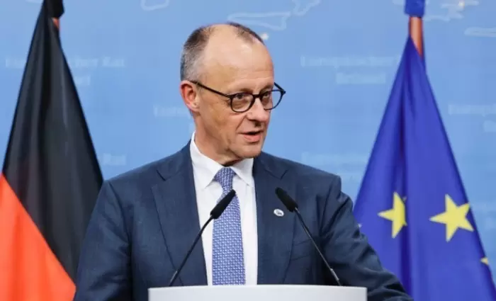 Μερτς: Προτείνει να δοθεί στην Ουκρανία καθεστώς «συνδεδεμένου μέλους» με την ΕΕ πριν από την πλήρη ένταξη