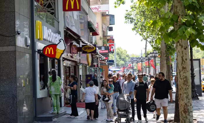Κατέρρευσε η καταναλωτική εμπιστοσύνη στην Τουρκία μετά την κρίση στα επενδυτικά funds, βουτιά 7,7%